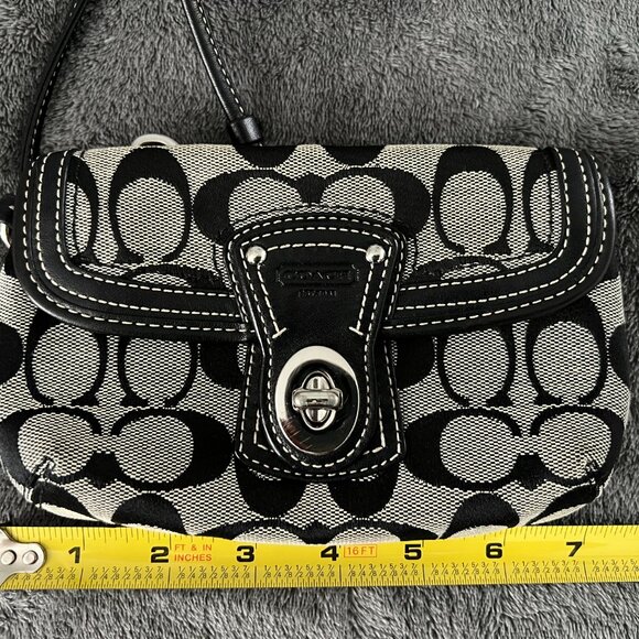 coach wristlet - Picture 6 of 7